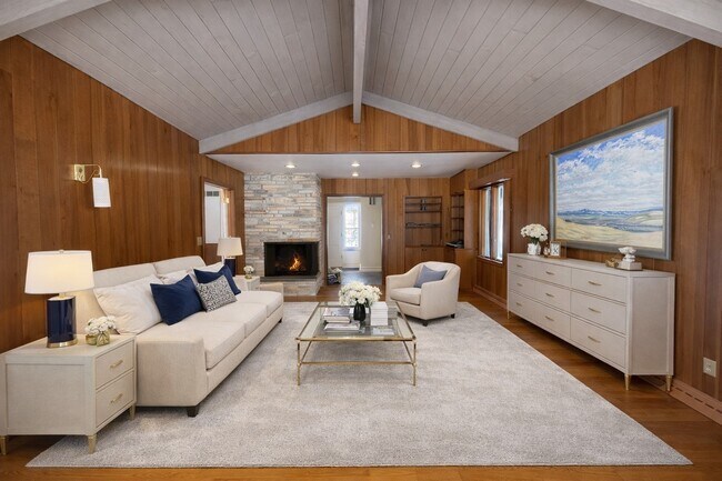 Photo - 520 Murray Hill Rd