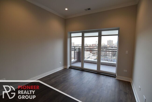 Photo - 927 W Irving Park Rd Unit 205