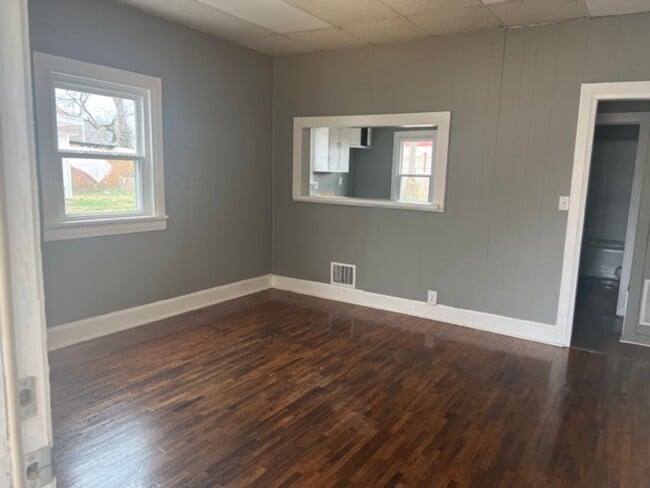 Photo - 1700 W Chestnut St