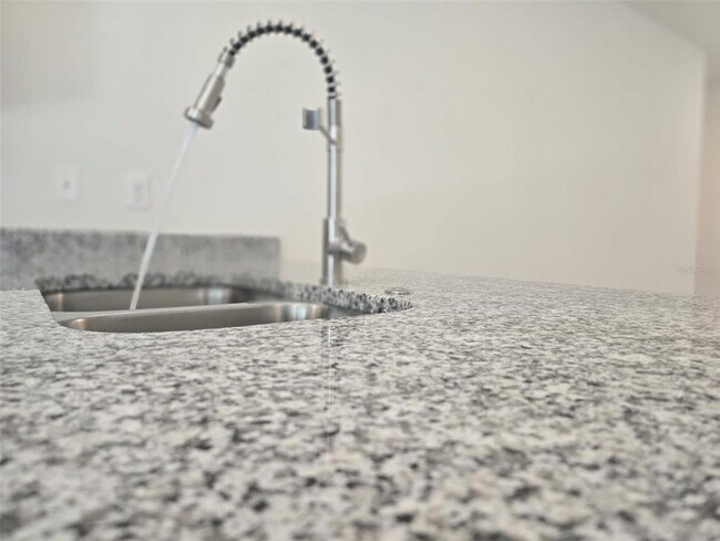 Photo - 2025 Dunbar St