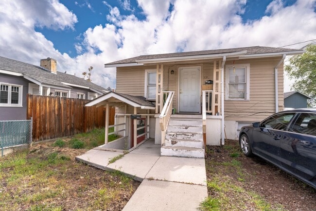 Building Photo - EN331 Malaga Ave Unit B