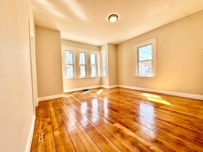 Building Photo - 299 Cedar St Unit 1