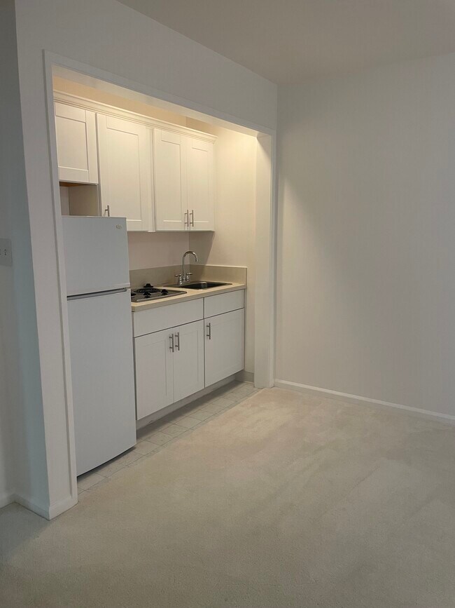 615 S Cochran Ave