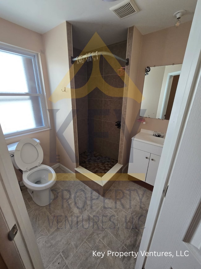 Photo - 1454 Dewey Ave Unit 1