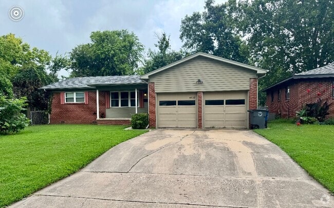 Building Photo - 3 Bed/2 Bath/2 Car Garage Rental