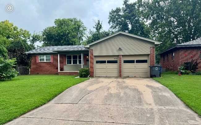 Building Photo - 3 Bed/2 Bath/2 Car Garage Rental