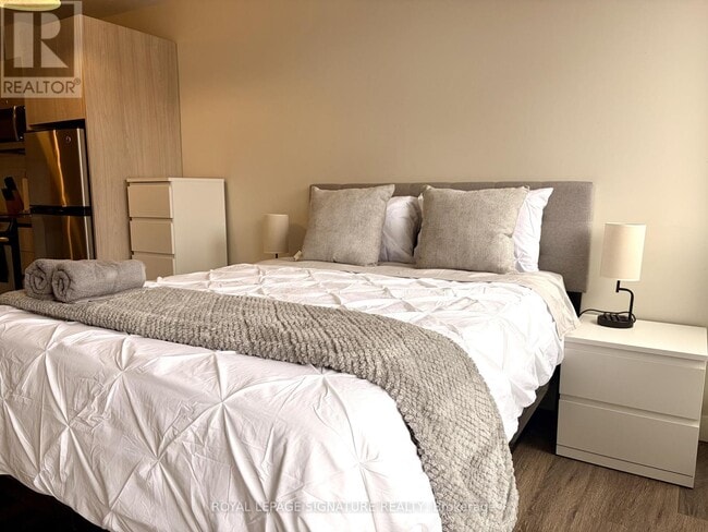 Photo - 335 College St Unit 201