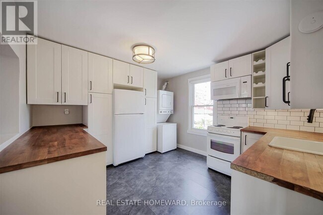 Photo - 307 Old Weston Rd