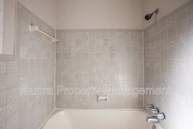 Photo - 1059 Glynlea Rd