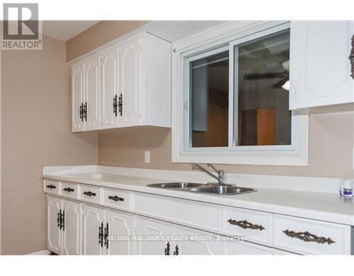 Photo - 52 Halton St