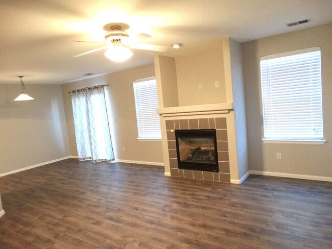 Fantastic Updated 3 Bed 2 Bath 2 Car Garage Duplex at Saddle Rock Ridge in Cherry Creek Schools!!