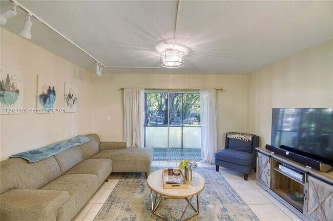 3095 N Oakland Forest Dr Unidad 104