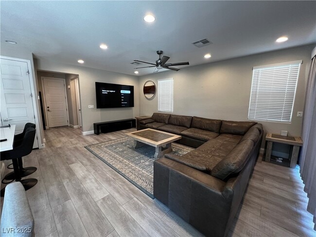 Building Photo - 10147 W Meranto Ave