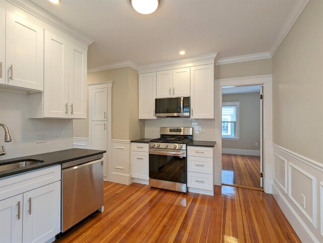 Photo - 35 Trowbridge St Unit 1