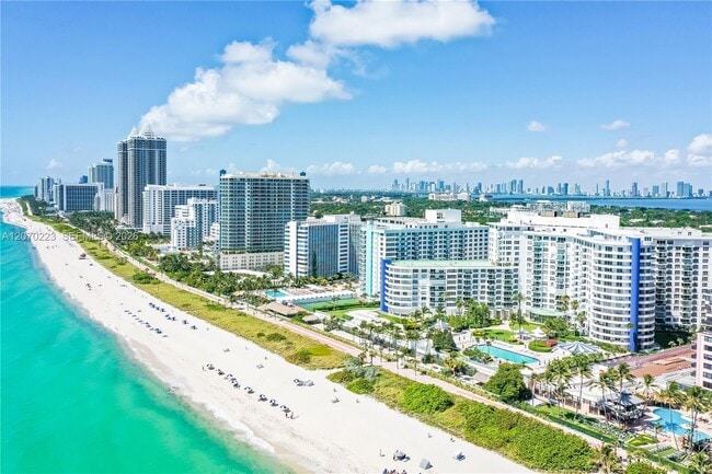 Building Photo - 5151 Collins Ave Unit 427