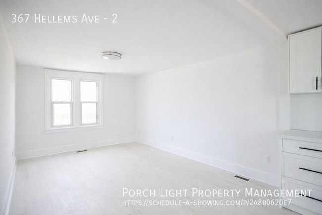 Photo - Beautiful and Spacious 1 Bedroom with Parking and Private Laundry Unit 2