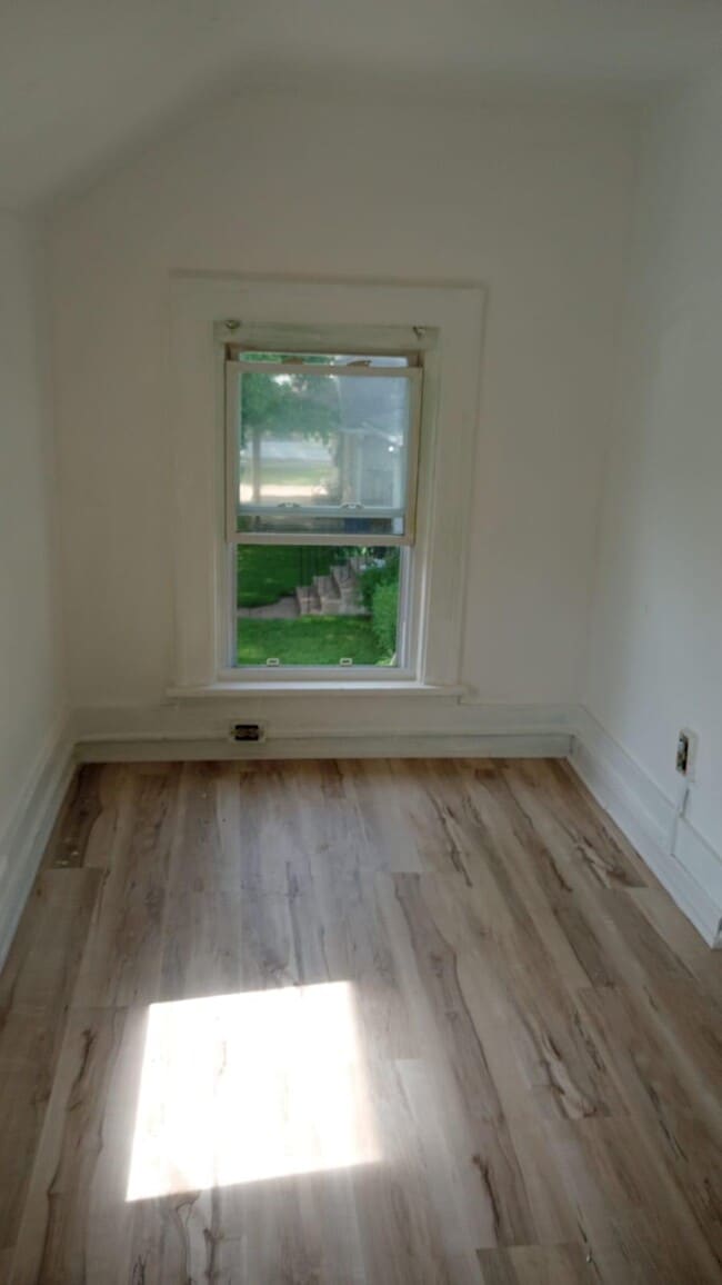 Photo - 1802 E 3rd St