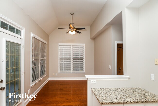 Photo - 274 Riverwood Way