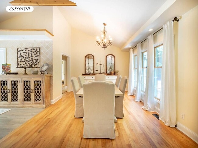 Photo - 1532 Noyack Rd