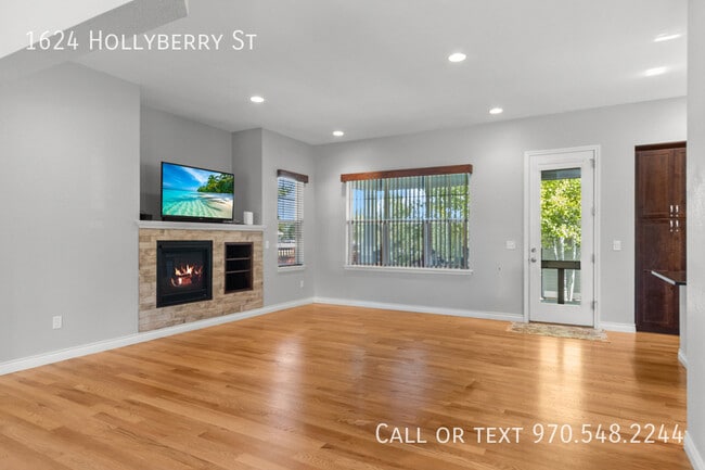 Photo - 1624 Hollyberry St