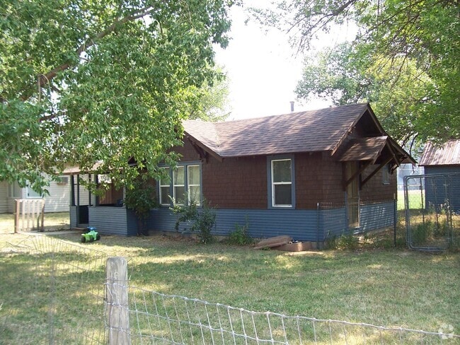 Building Photo - 2 Bedrooms, 1 Bath House in Big Sandy Montana