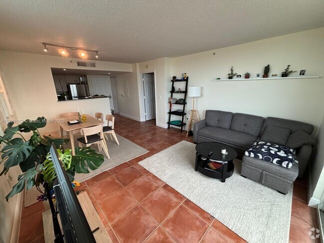 Building Photo - 3000 Coral Wy Unit 621 Rental