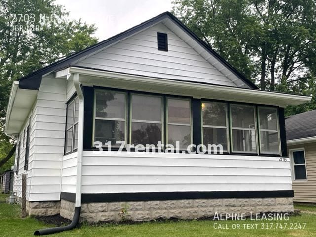 Photo - 3/1 with 2-car garage/workshop combo (has ...