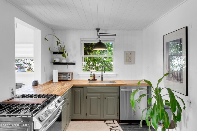 Photo - 638 Parkside Ave