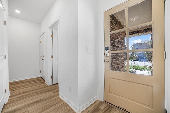 Photo - 412 Breccia Trl