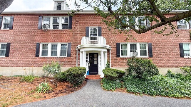 Photo - 21 Hammond Pond Pkwy Condo Unit 4