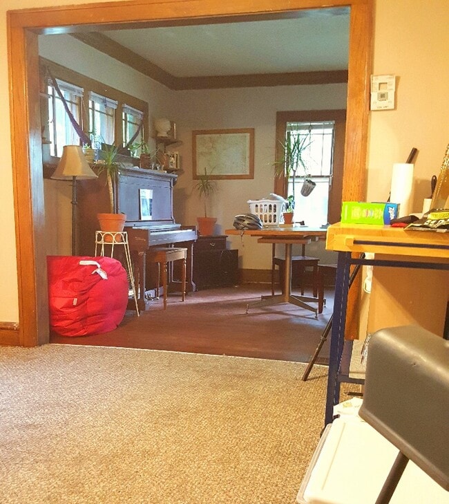 Photo - 920 18th Ave SE