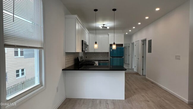 Photo - 143 5th Ave Unidad 2