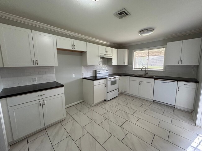 Photo - 1603 Anita St