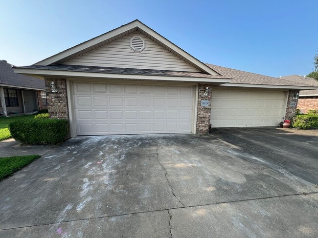 Building Photo - 1807 Ingalls Ln Unit A Rental