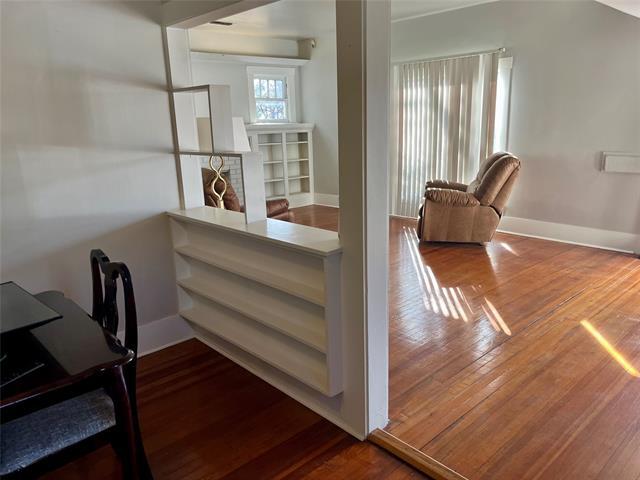 Photo - 725 Peach St