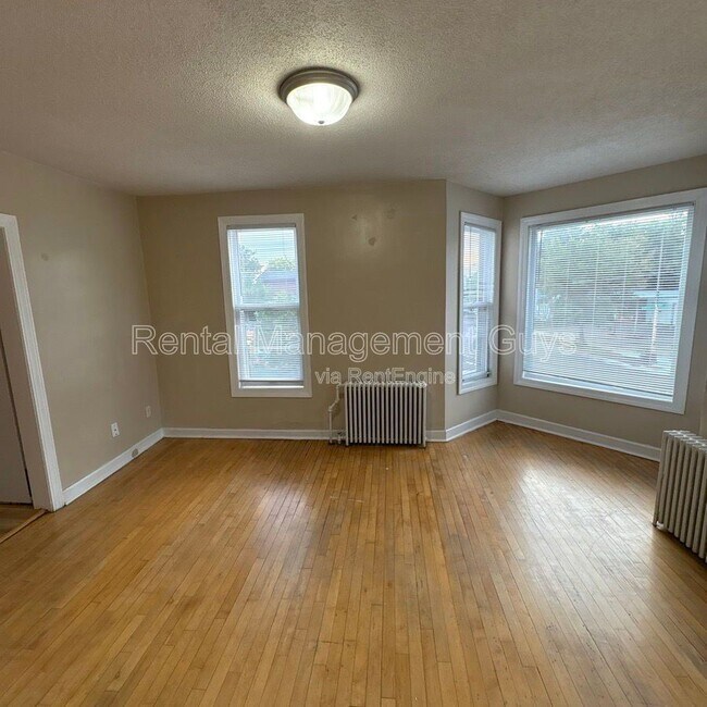 Photo - 65 George St E Unit 1