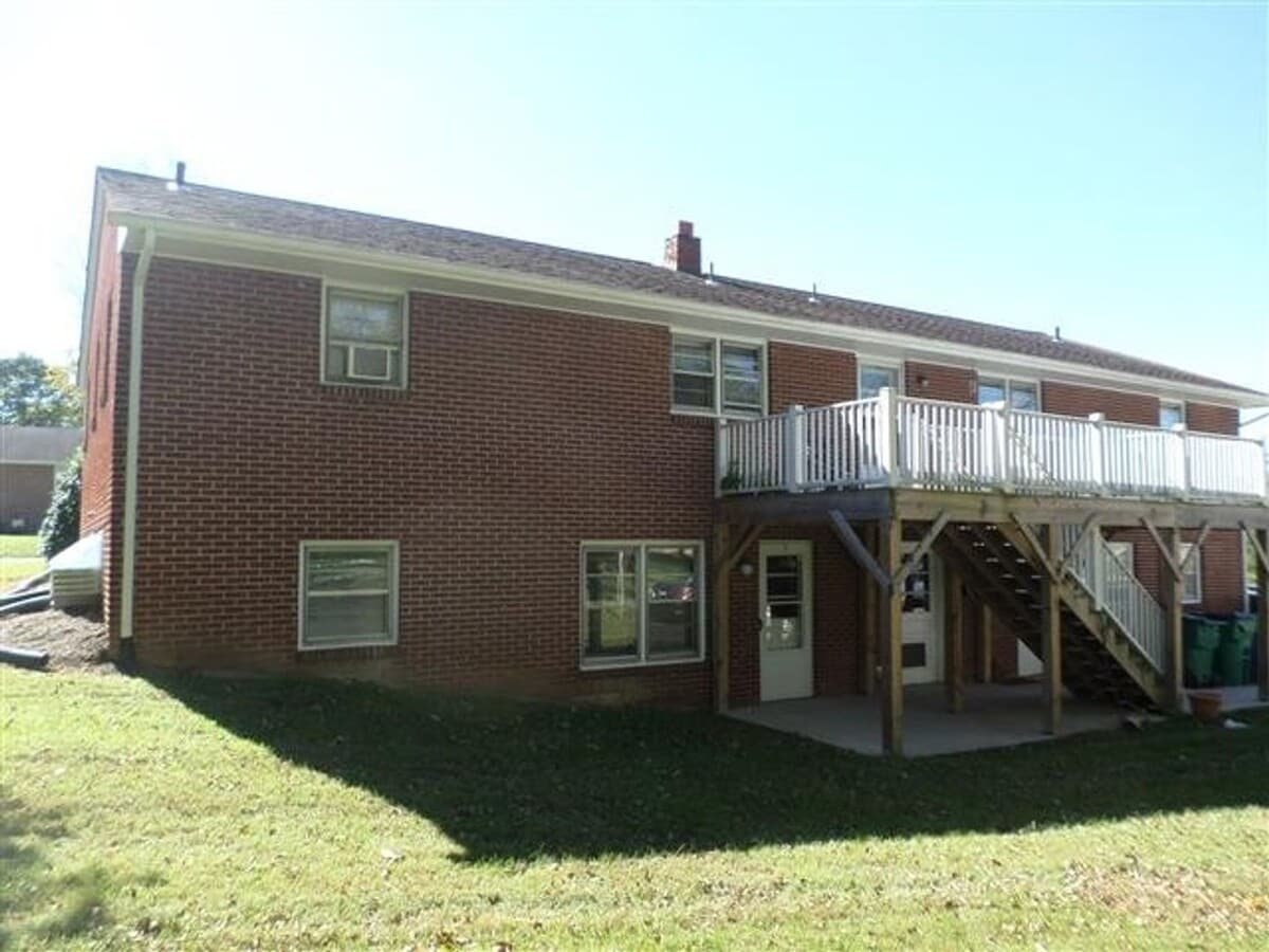 Photo - 208 Broce Dr Unit 2