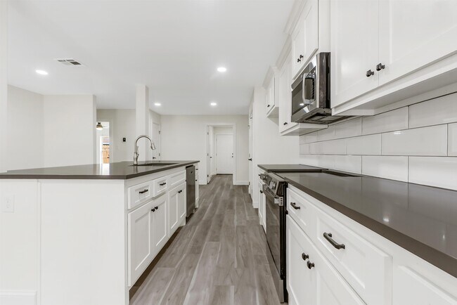 Photo - 503 W Sallier St