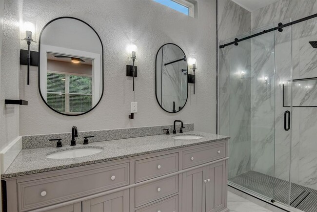 Photo - 2507 Rogge Ln