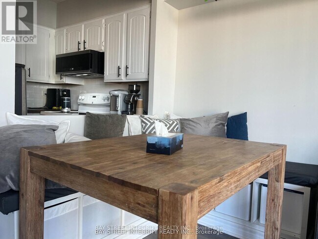 Photo - 33 Harbour Square Unit 3013