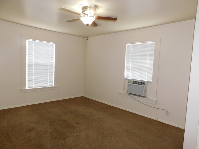 Gant Apartments - Commerce, TX | ForRent.com