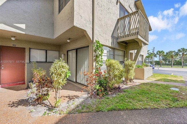 Photo - 2532 Coral Springs Dr