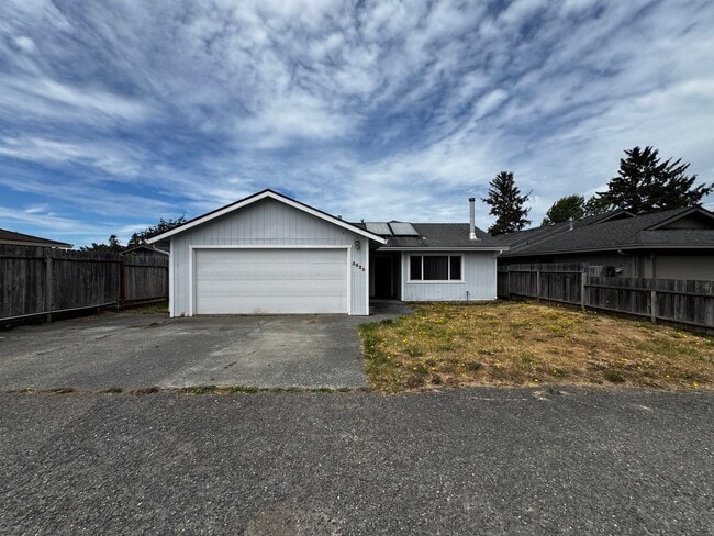 Building Photo - Remodeled- Beautiful 3bd/2ba Home - Eureka