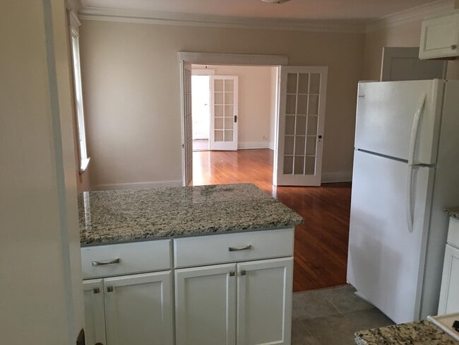 Photo - 114 N McLean Blvd Unit #2