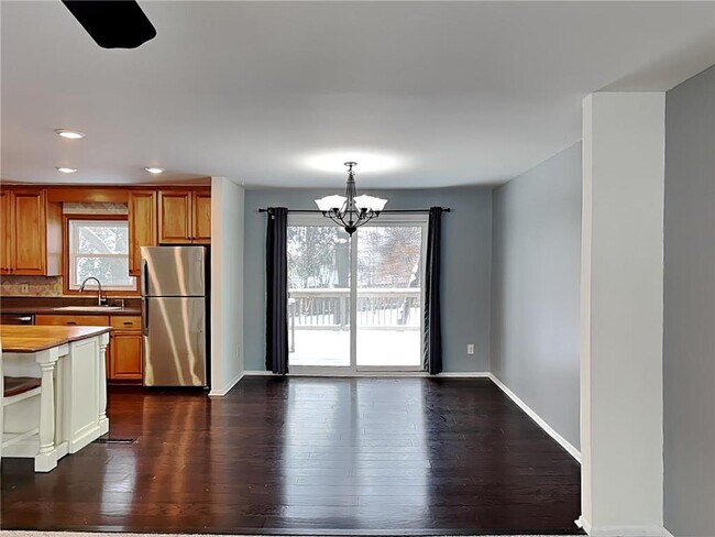 Photo - 412 Harold Dr