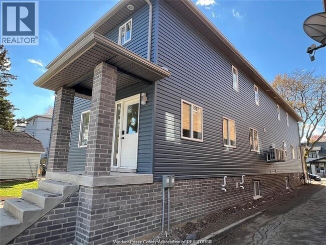 Photo - 348 Campbell Ave