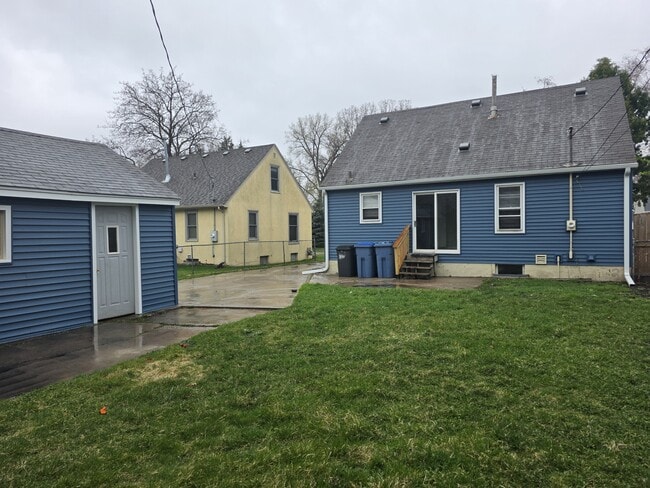 Photo - 3439 Cleveland St NE