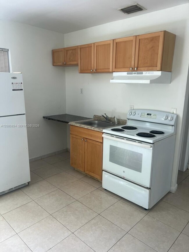 526 SW 64th Ave Unit 5