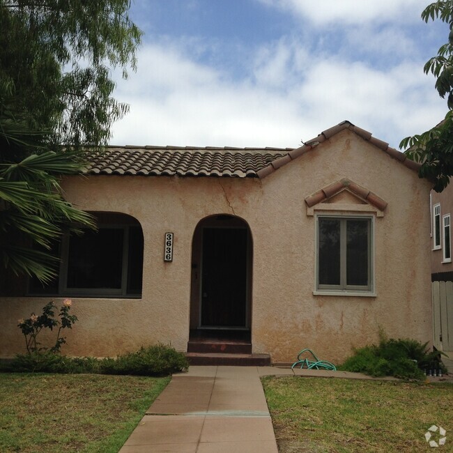 Building Photo - Cute 2 bedroom, 1 bath Spanish style home ...