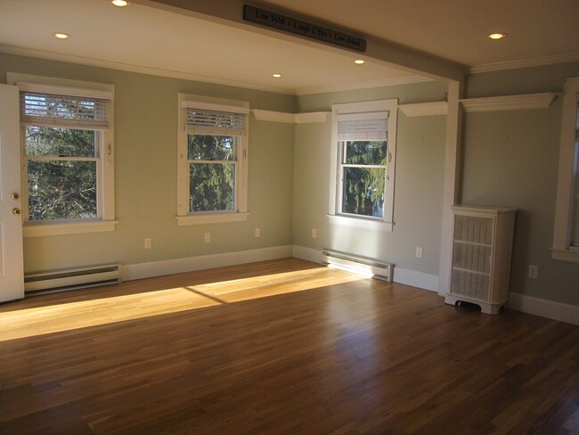 Building Photo - 41 Richwood St